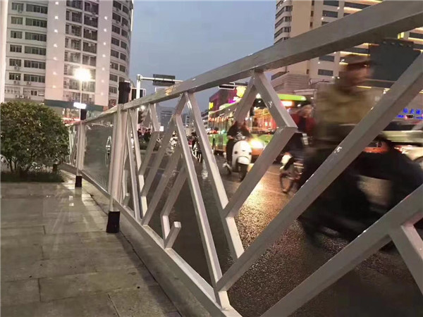 道路護(hù)欄